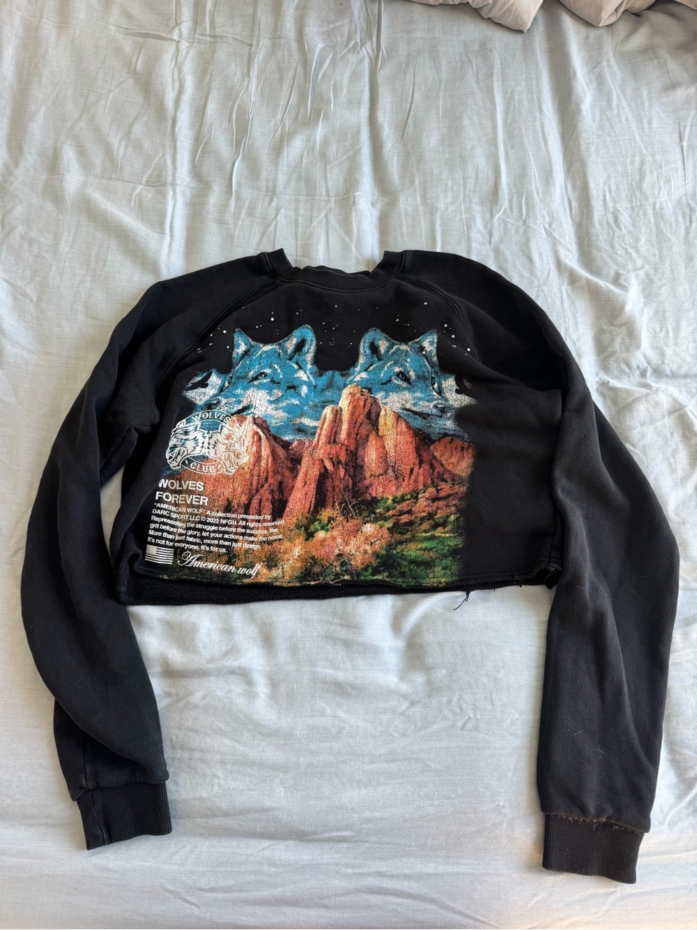 Dark sport Cropped Graphic Sweatshirt - Women